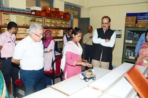 The Lt Governor, Lt Gen (Retd) A K Singh, PVSM, AVSM, SM, VSM, witnessing the scientific exhibits developed by the students of Dr. B. R. Ambedkar Institute of Technology (BRAIT), Dollygunj on 19.07.2013.